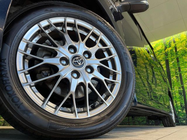 TOYOTA VOXY HYBRID 2018