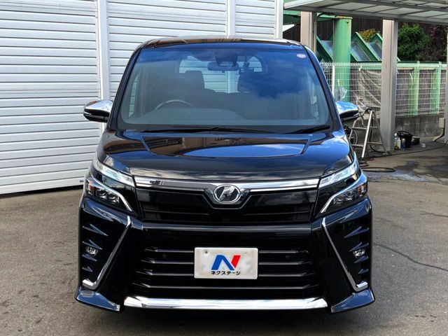 TOYOTA VOXY 2020