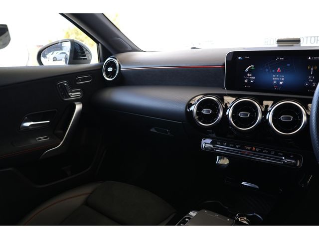 MERCEDES BENZ MERCEDES BENZ A class 2018