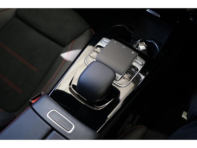 MERCEDES BENZ MERCEDES BENZ A class 2018