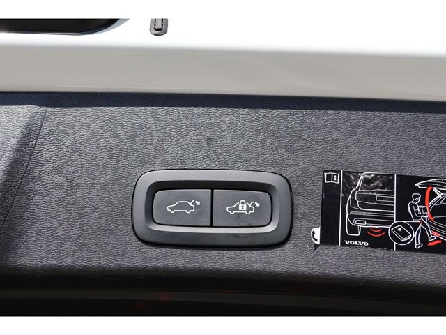 VOLVO VOLVO XC40 2020