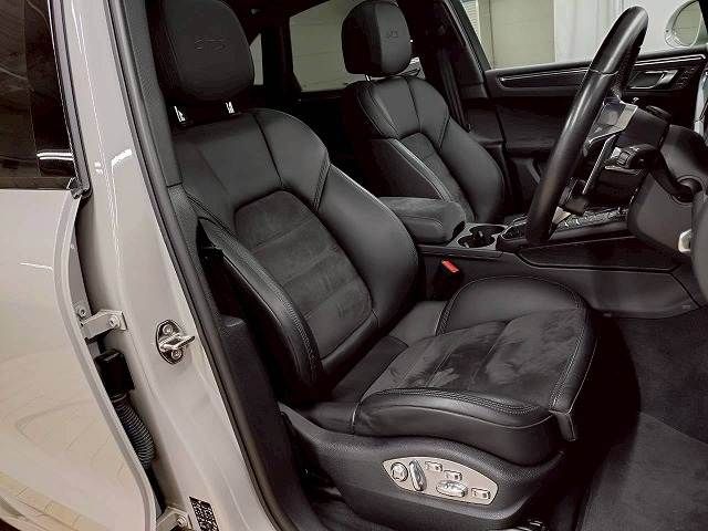 PORSCHE PORSCHE Macan 2021