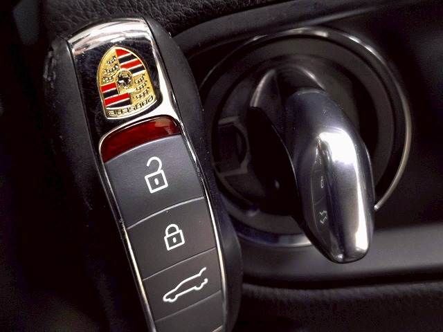 PORSCHE PORSCHE Macan 2021