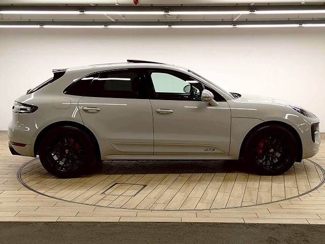 PORSCHE PORSCHE Macan 2021