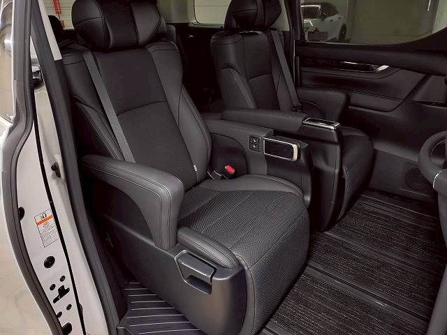 TOYOTA ALPHARD hybrid 4WD 2020