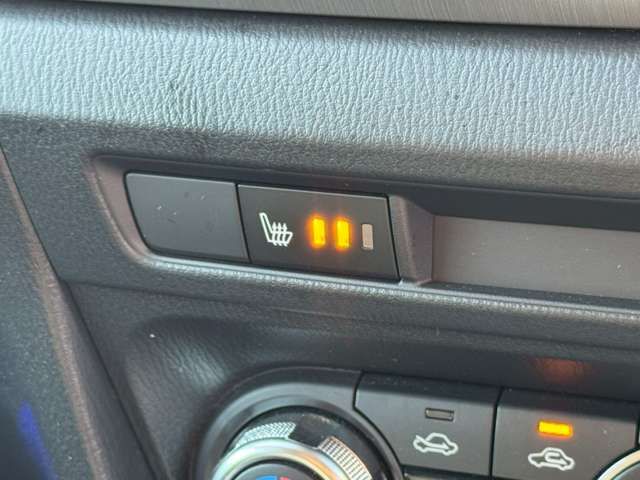 MAZDA AXELA SPORTS 2016