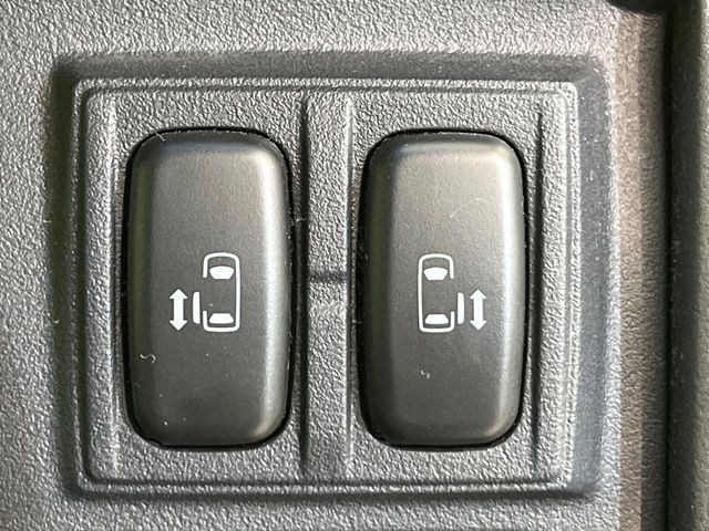 MITSUBISHI DELICA D:5 4WD 2011