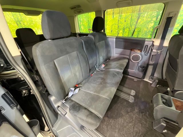 MITSUBISHI DELICA D:5 4WD 2011