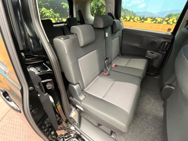 TOYOTA SIENTA HYBRID 2025