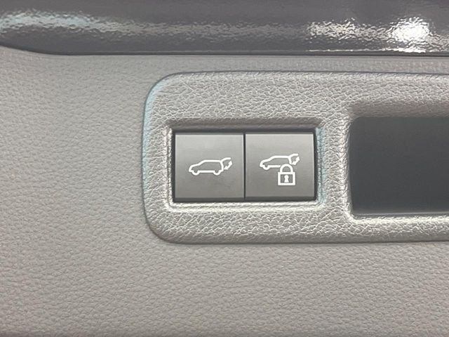 TOYOTA HARRIER 2WD 2024