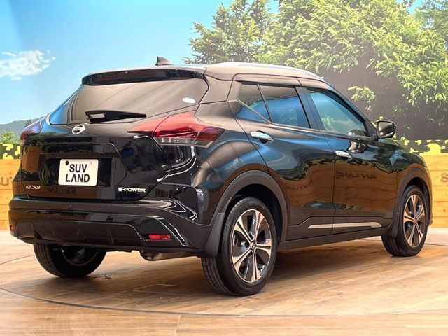 NISSAN KICKS 2022