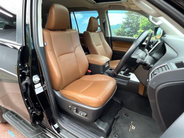 TOYOTA LANDCRUISER PRADO 2021