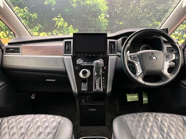 MITSUBISHI DELICA D:5 4WD 2019