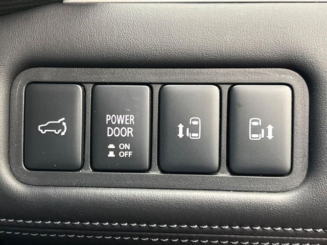 MITSUBISHI DELICA D:5 4WD 2019