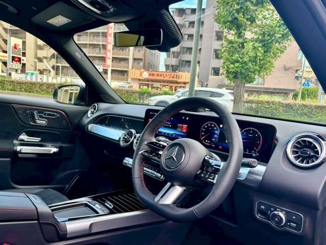 MERCEDES BENZ MERCEDES BENZ GLB 2025