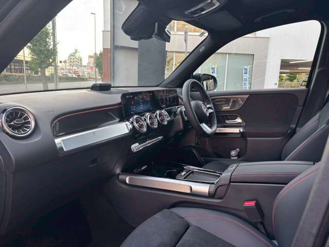 MERCEDES BENZ MERCEDES BENZ GLB 2025