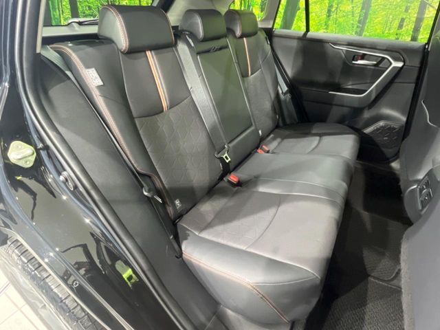 TOYOTA RAV4 4WD 2025