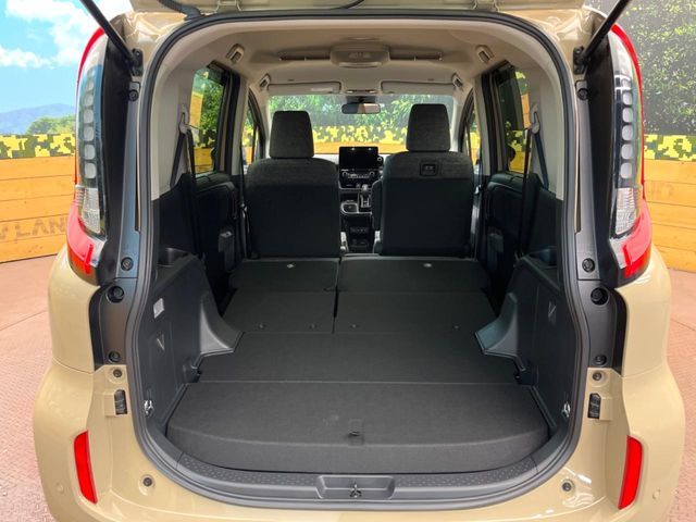 TOYOTA SIENTA HYBRID 2023