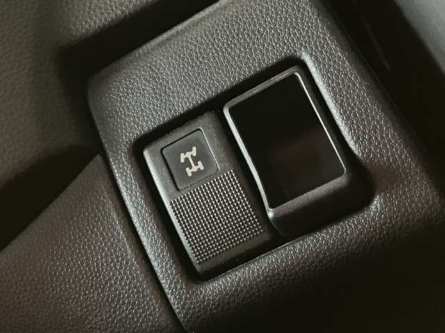 MAZDA PREMACY 4WD 2013