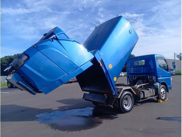 MITSUBISHI CANTER 2015