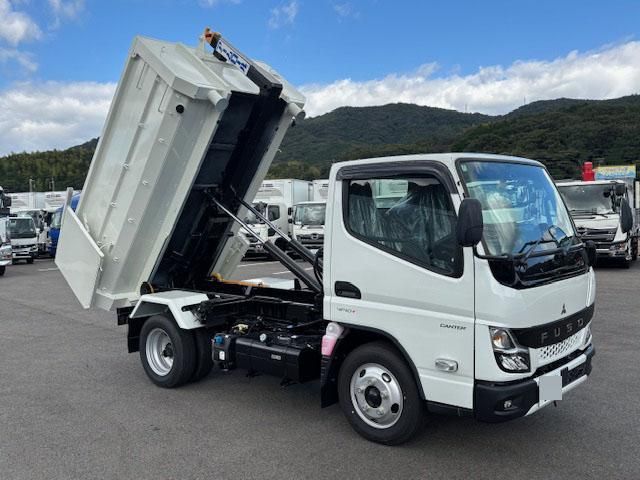 MITSUBISHI CANTER 2025