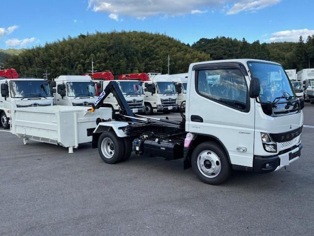 MITSUBISHI CANTER 2025