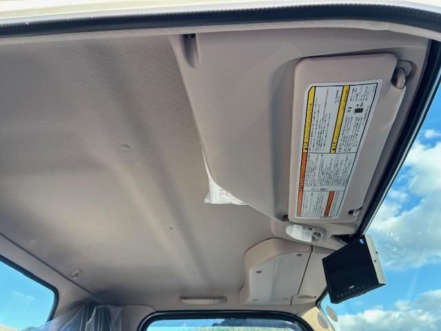 MITSUBISHI CANTER 2025