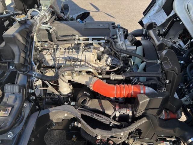 MITSUBISHI CANTER 2025