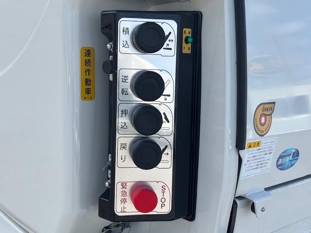 TOYOTA DYNA 2025
