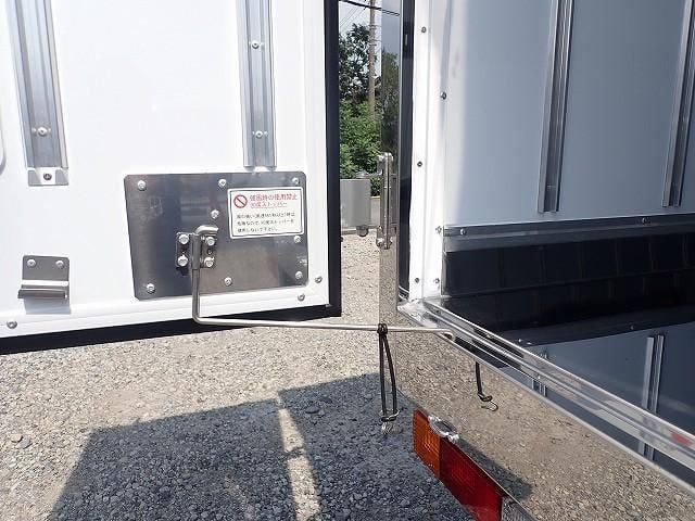 MITSUBISHI CANTER 2025