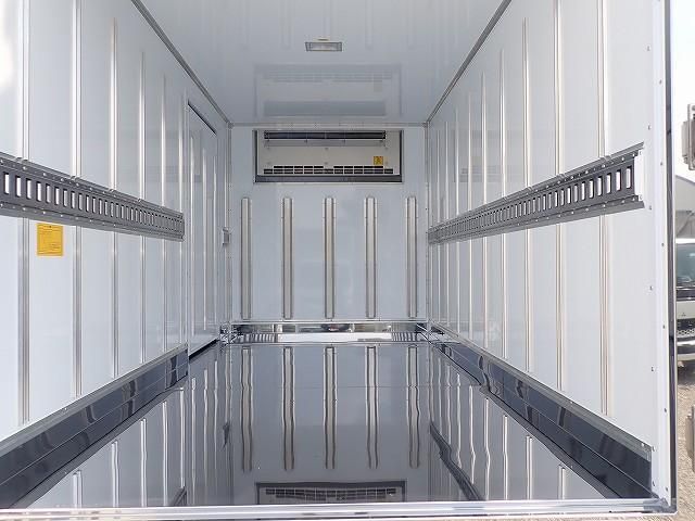 MITSUBISHI CANTER 2025