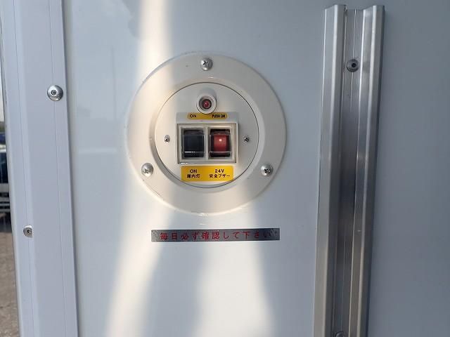 MITSUBISHI CANTER 2025