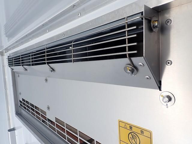 MITSUBISHI CANTER 2025