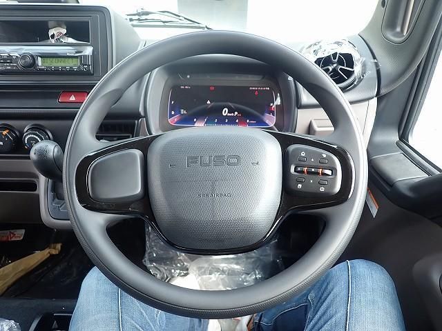 MITSUBISHI CANTER 2025