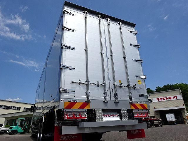 MITSUBISHI FUSOU SUPER GREAT 2025