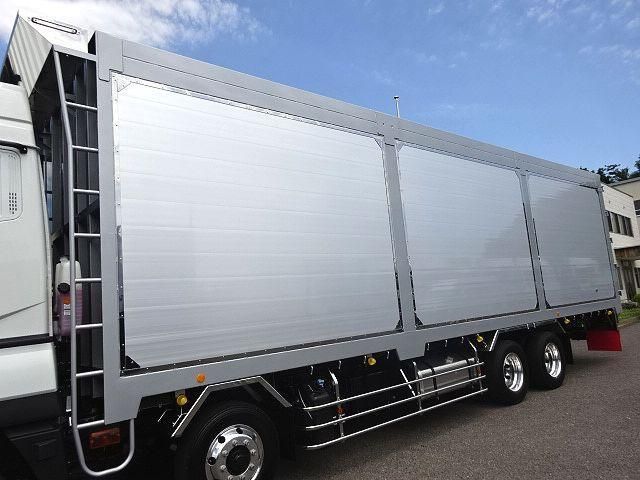 MITSUBISHI FUSOU SUPER GREAT 2025