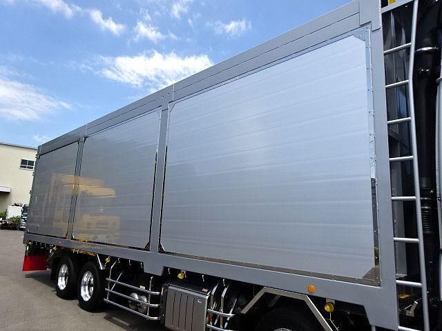 MITSUBISHI FUSOU SUPER GREAT 2025