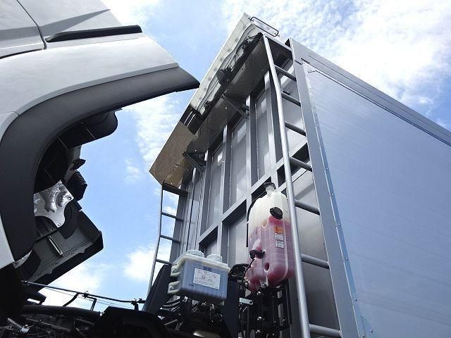 MITSUBISHI FUSOU SUPER GREAT 2025