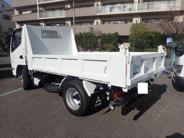 MITSUBISHI CANTER 2025