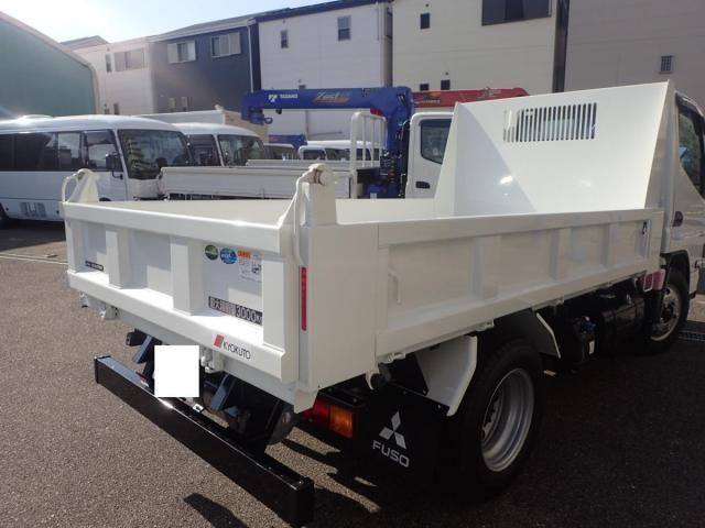 MITSUBISHI CANTER 2025