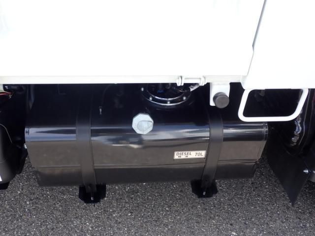 MITSUBISHI CANTER 2025