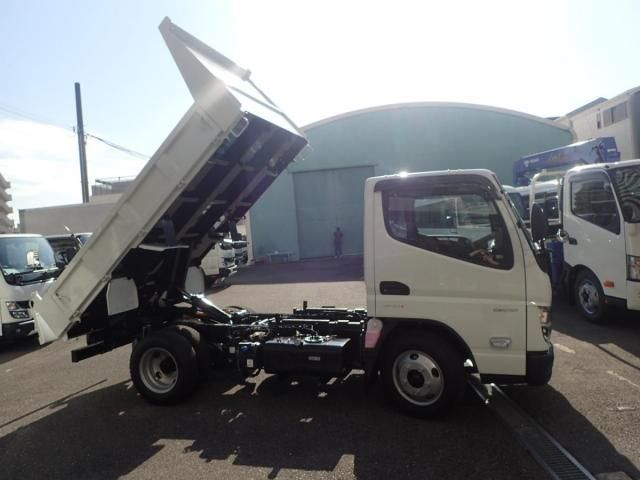 MITSUBISHI CANTER 2025