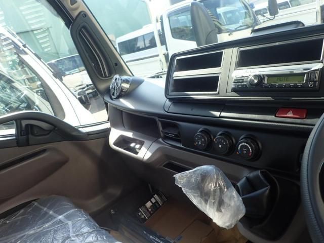 MITSUBISHI CANTER 2025