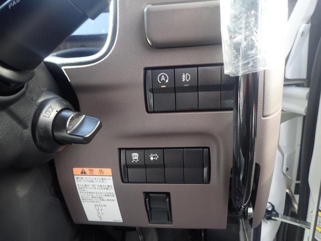 MITSUBISHI CANTER 2025