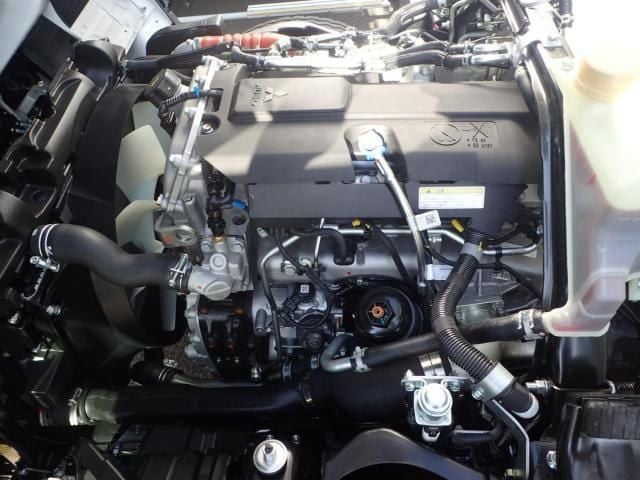 MITSUBISHI CANTER 2025