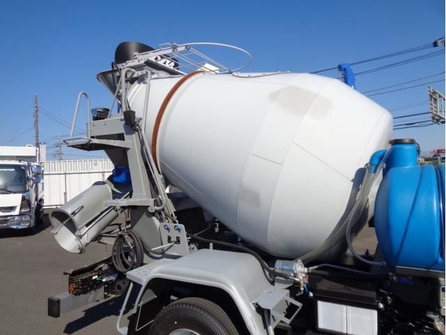 MITSUBISHI FUSOU FIGHTER 2025