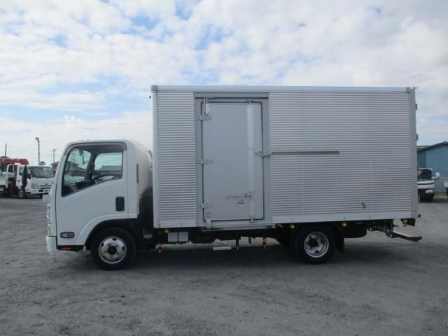ISUZU ELF 2018