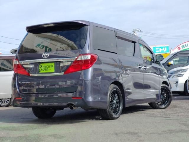 TOYOTA ALPHARD 2013