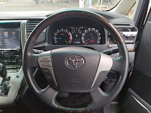 TOYOTA ALPHARD 2013