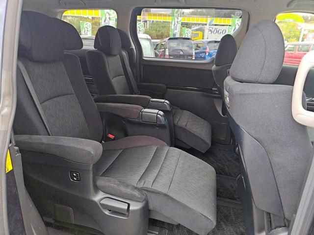 TOYOTA ALPHARD 2013